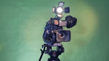 Studio video kamera için arka ve doğru tekrar dönüyor