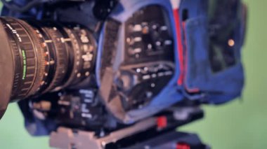 Düz bir konumda yerleşmek hareketli bir video lens yakın çekim 
