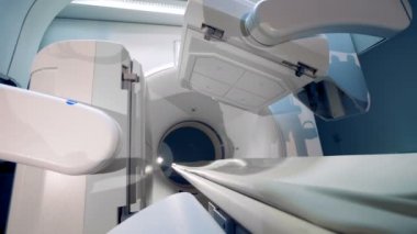 Tomographs iş süreci. Özel tıbbi ekipman parçaları hareket, süre çalışma.
