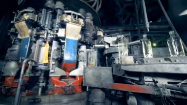 Özel mekanizması şişe üretir, yakın çekim.