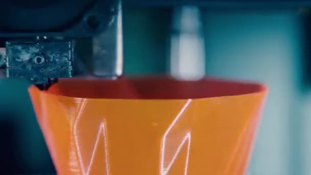 Orange vase throat is getting 3D-printed in fast motion — Stock Video