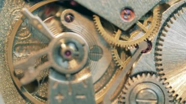 Mekanik saat ve sürüş mekanizması