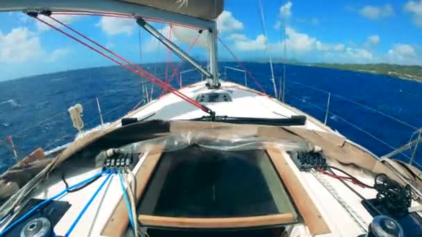 White yacht sailing in ocean. — Stock Video