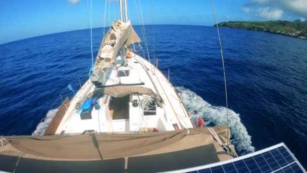 Sailing boat in blue ocean. — Stock Video
