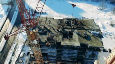 İnşaat sürecinde tamamlanmamış bina