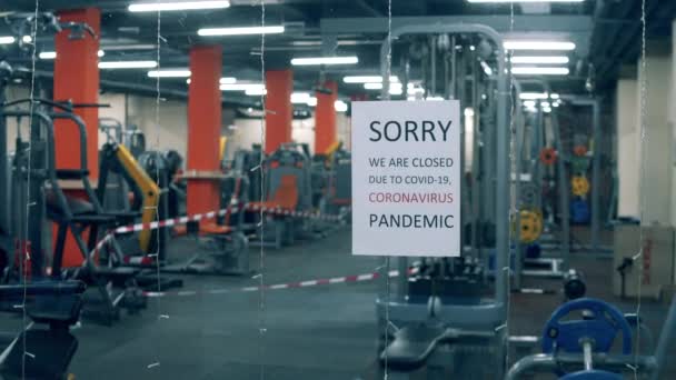 Empty gym closed due to coronavirus pandemic — Stock Video