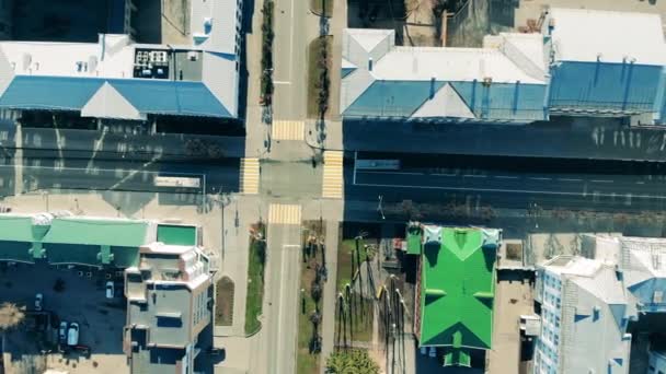 Vista dall'alto della città crocevia con poco trasporto — Video Stock