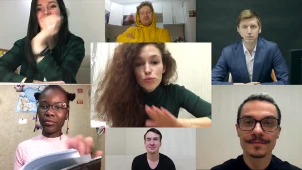 Online συνάντηση που πραγματοποιήθηκε μεταξύ μιας ομάδας ανθρώπων. Έννοια βίντεο σε απευθείας σύνδεση. — Αρχείο Βίντεο