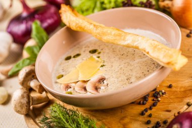 Mantar kremalı çorba.