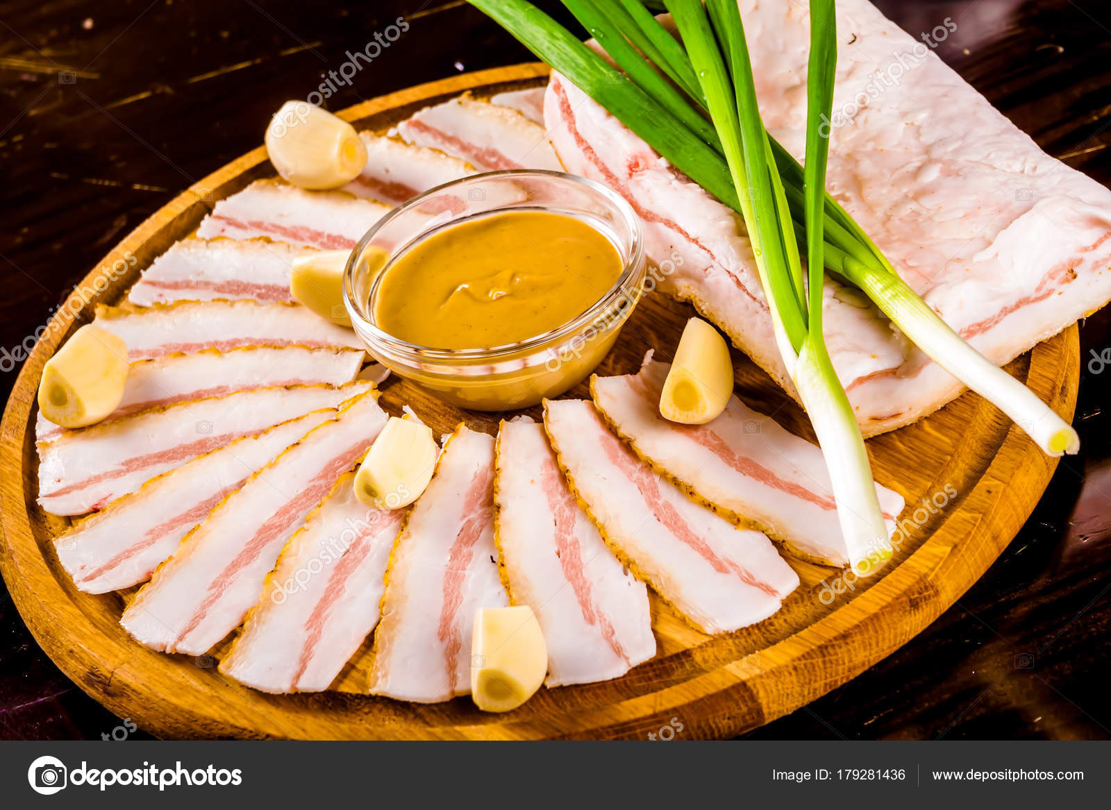 Ukrainisches Traditionelles Essen Salo Speckscheiben Mit Senf Knoblauch