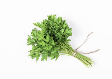 Maydanoz demet izole üzerinde beyaz arka plan. Düz yatıyordu. Üstten Görünüm. Çok az yiyecek konsepti.