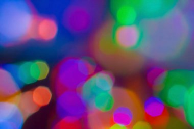 Şehir planının yaratıcı Bokeh festivali gece lambası. Bulanık gece arkaplanındaki renkli odaklanmış bokeh ışıkları.