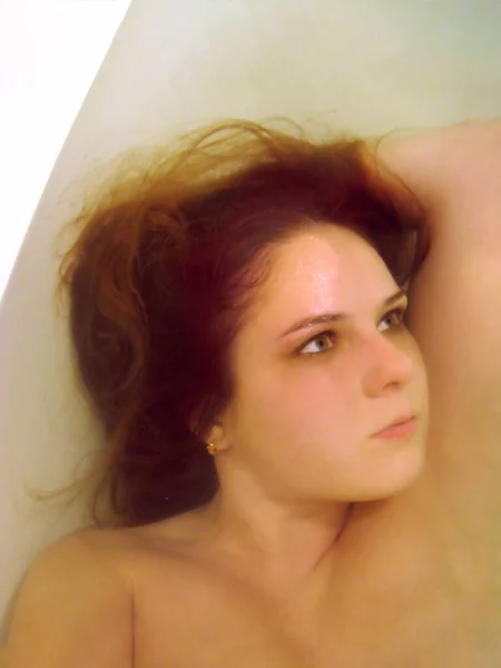 Girl Open Eyes Looks Out Surface Water Woman Dives Bathroom — Stock Photo, Image