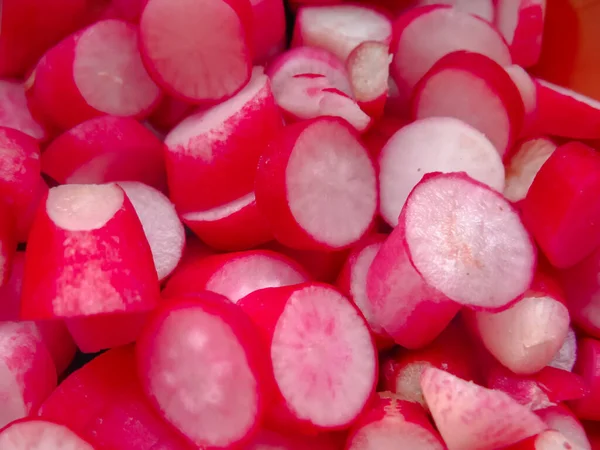 Serving Fresh Cut Pink Radish Earthenware Pot Circled Vegetables Radish — Stock Photo, Image