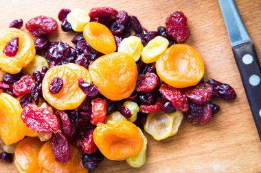 Xmas kek hamuru yumuşak meyve iliklerine kadar eklenen ROM, brendi 