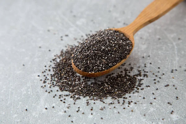 Chiafrön i en träsked. Superfood, friska koncept — Stockfoto