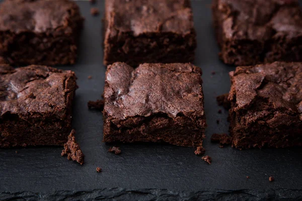 집에서 만드는 맛 있는 초콜릿 브라 우 근접 촬영 초콜릿 케이크 — 스톡 사진