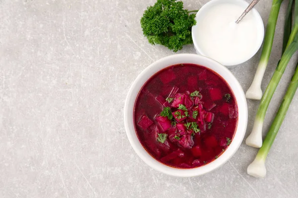 Borsch - pancar çorbası. Ukraynalı geleneksel kırmızı çorbası