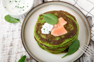 Ispanak ricotta krep tuzlanmış somon ile