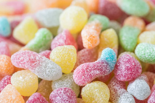 Nahaufnahme von bunten Bonbons. Komposition mit leckeren Gelee Bonbons — Stockfoto