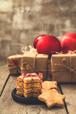 Festival dekorasyon ile Noel tatlılar. Noel tereyağı aşçı