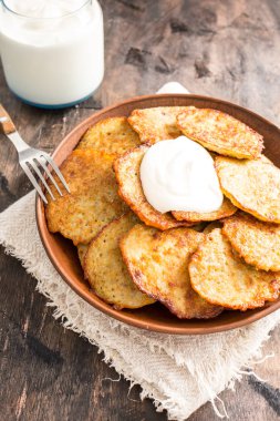 Draniki - patates kızartması. Patatesli krep. Naitonal fincan