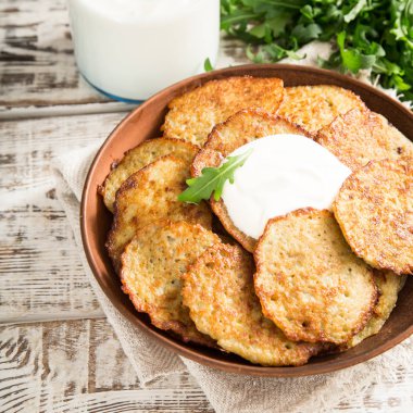 Draniki - patates kızartması. Patatesli krep. Naitonal fincan