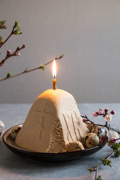 Паска і кулич, традиційний православний пасхальний кварк Десерт — стокове фото