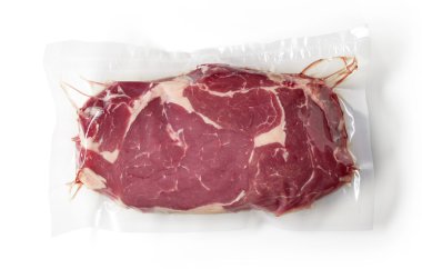 Taze dana biftek için sous vide pişirme, gelen beyaz izole 