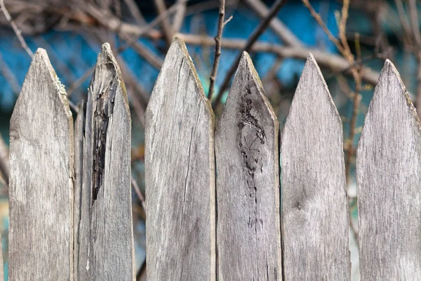 Régi, fából készült kerítés éles Stock Fotó