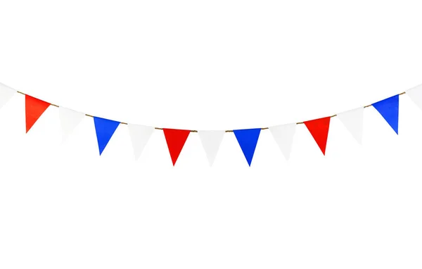 Üçgen kağıtları ipe asılı. Beyaz arka plan üzerinde.