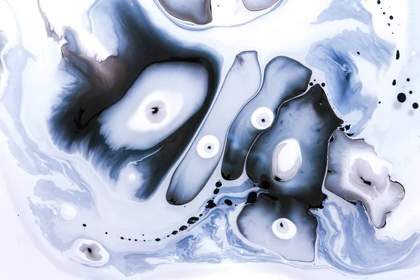 Su üzerinde soyut sanat.