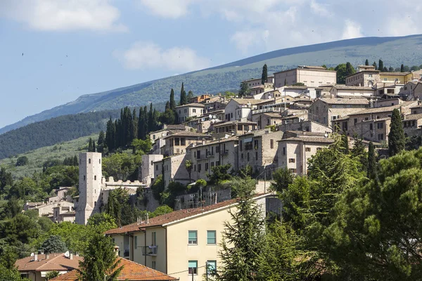 Ciudad de Spello en Umbría, Italia — Foto de Stock