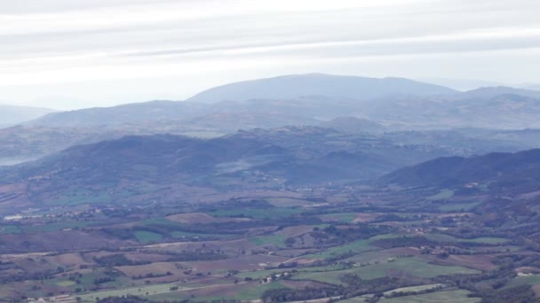 Landskapet från den Mount Cucco i Umbrien i Italien — Stockvideo
