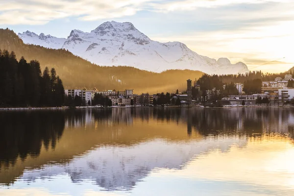 Kyrkan St. Charles på St Moritz i Schweiz — Stockfoto