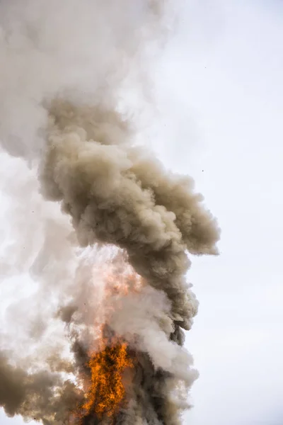 Aziz Antonio Nepi İtalya içinde ateş