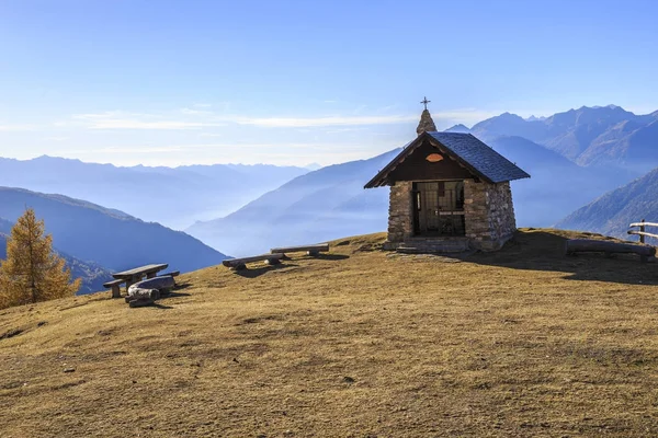 Podzimní krajina v Valtellina v Itálii. — Stock fotografie