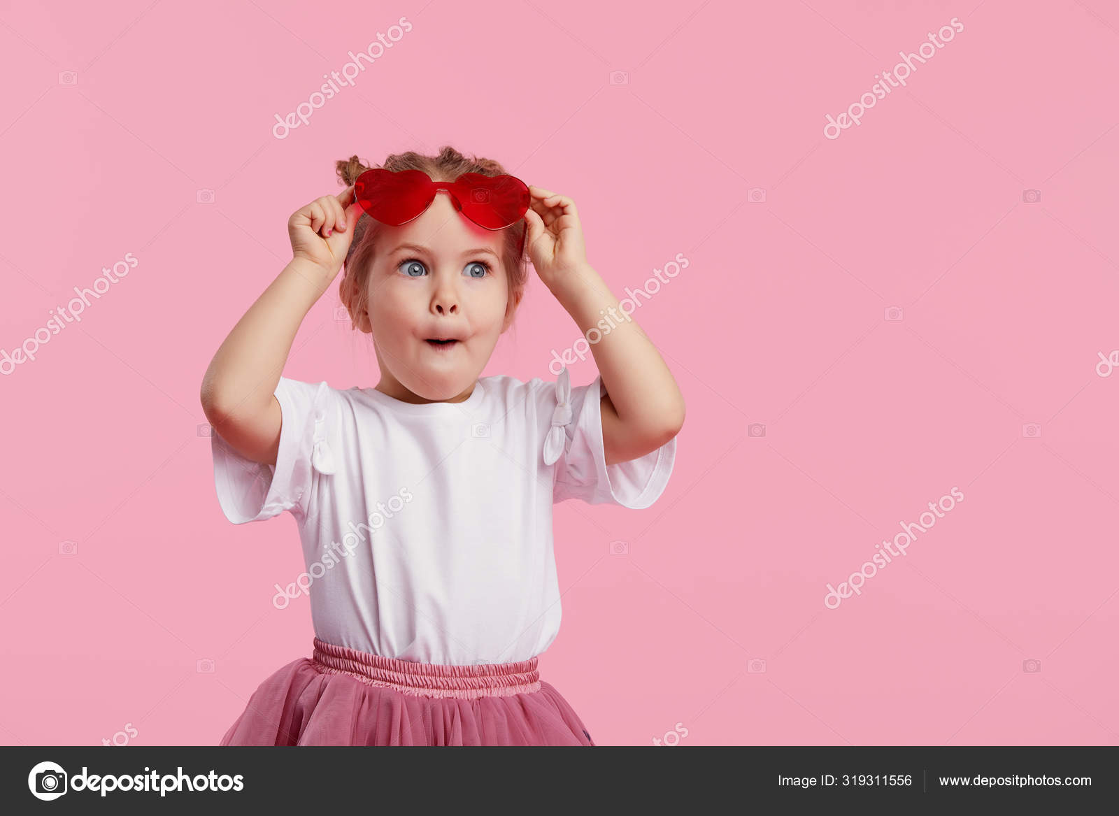 Süßes Girl Mit Überraschung Süßes Girl Mit Überraschung