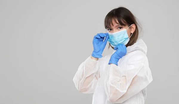Азійка Одягає Захисну Маску Костюм Захищений Від Грипу Еболи Туберкульозу — стокове фото