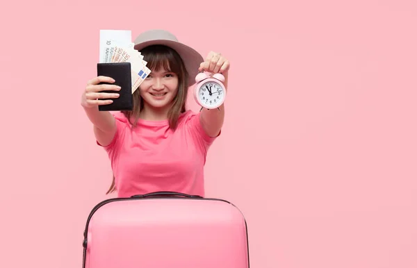 Hora Las Vacaciones Verano Retrato Una Chica Asiática Feliz Sombrero — Foto de Stock