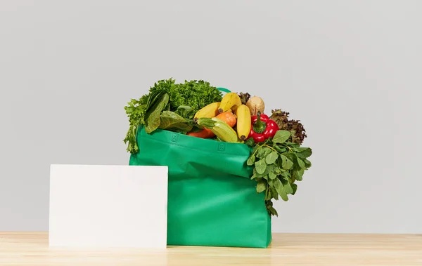 Concept Achat Ligne Une Boîte Épicerie Avec Des Fruits Légumes — Photo