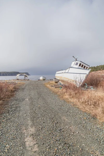 Gravel Road and Boat — Stock Photo, Image