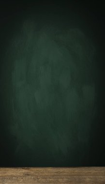 Eski ahşap bira varil koyu arka plan üzerinde