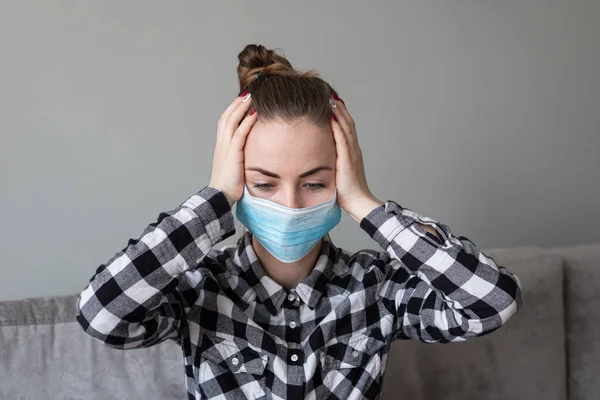 Ragazza Con Maschera Medica Proteggerla Dal Virus Pandemia Coronavirus Donna — Foto Stock