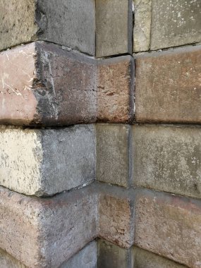 Taş bloklar ile eski duvar