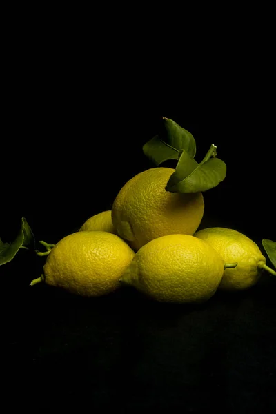 Ripe Lemons Black Background Still Life — Stock Photo, Image