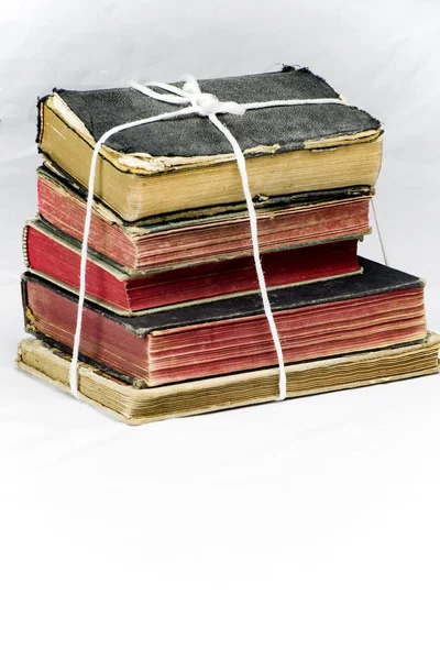 Pilha Livros Antigos Amarrado Com Uma Corda — Fotografia de Stock