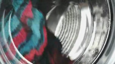 Çamaşır makinesi iş döngüsü. Yakın çekim