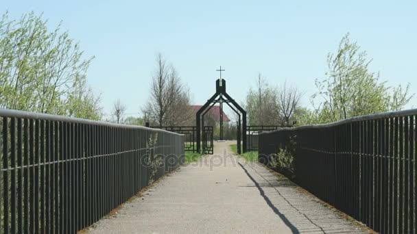 Duitse militaire memorial cemetery — Stockvideo