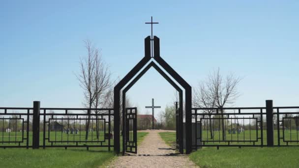 Duitse militaire memorial cemetery in Rusland — Stockvideo